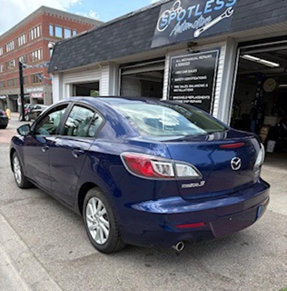 2012 Mazda MAZDA3  Photo3