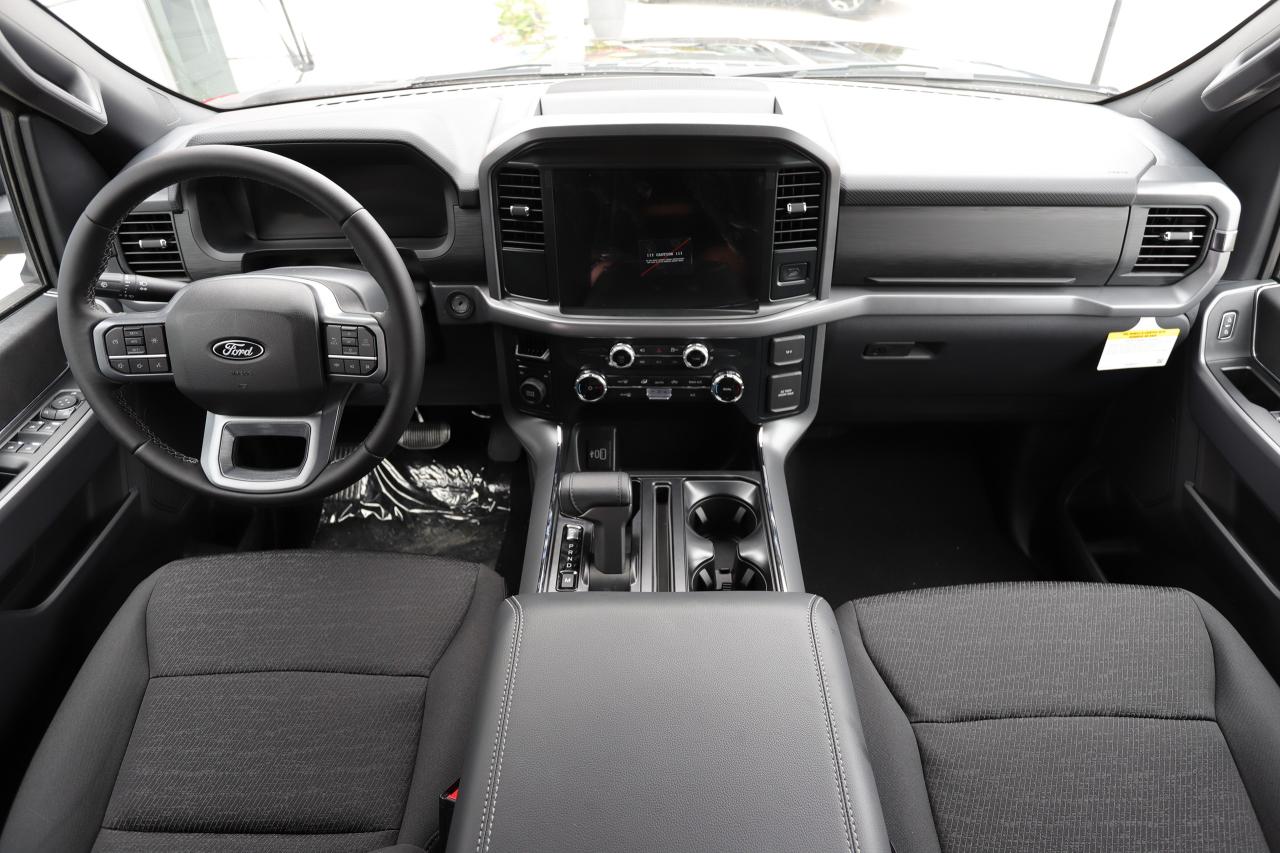 2025 Ford F-150 XLT 4WD SuperCrew 5.5' Box Photo5
