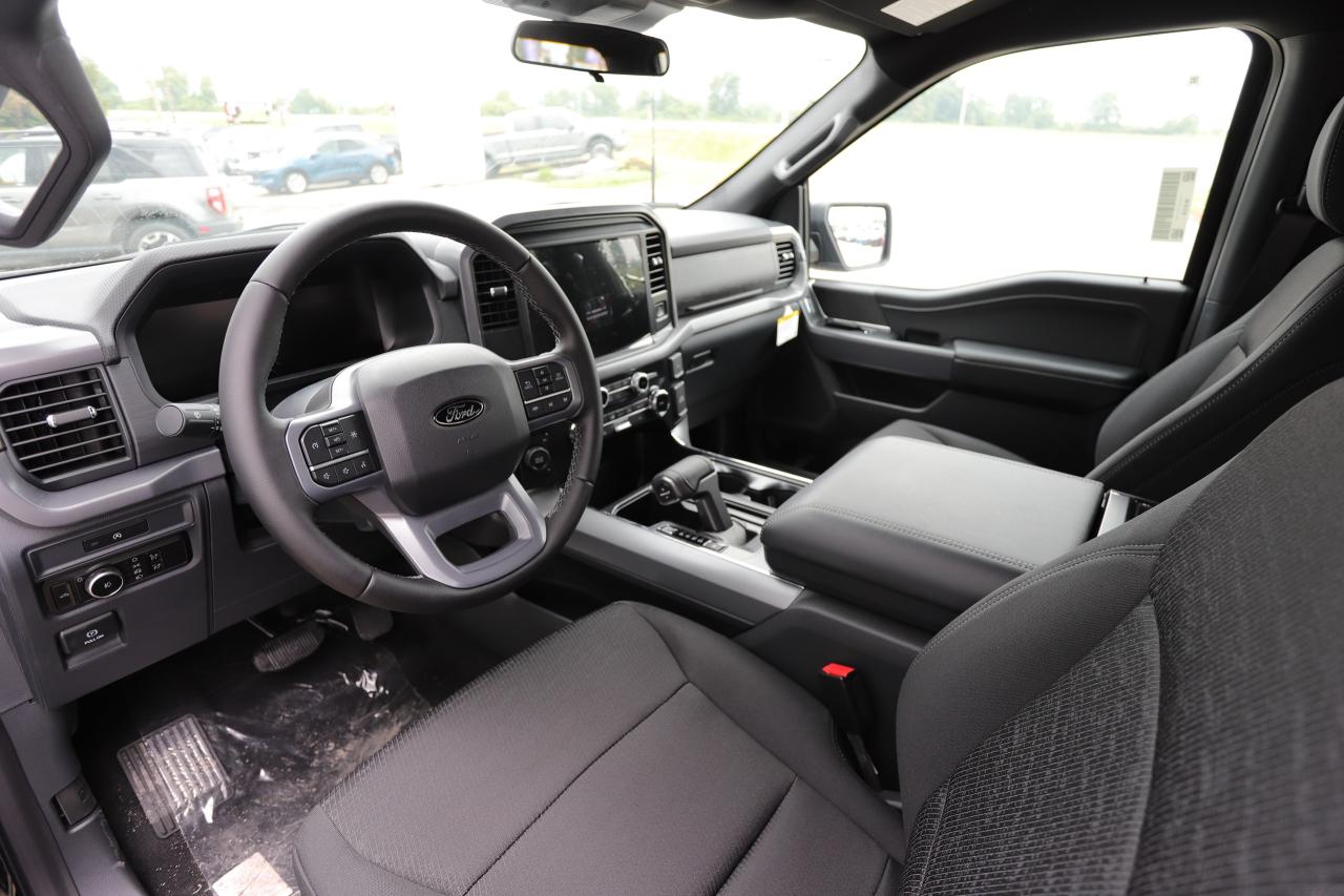 2025 Ford F-150 XLT 4WD SuperCrew 5.5' Box Photo5