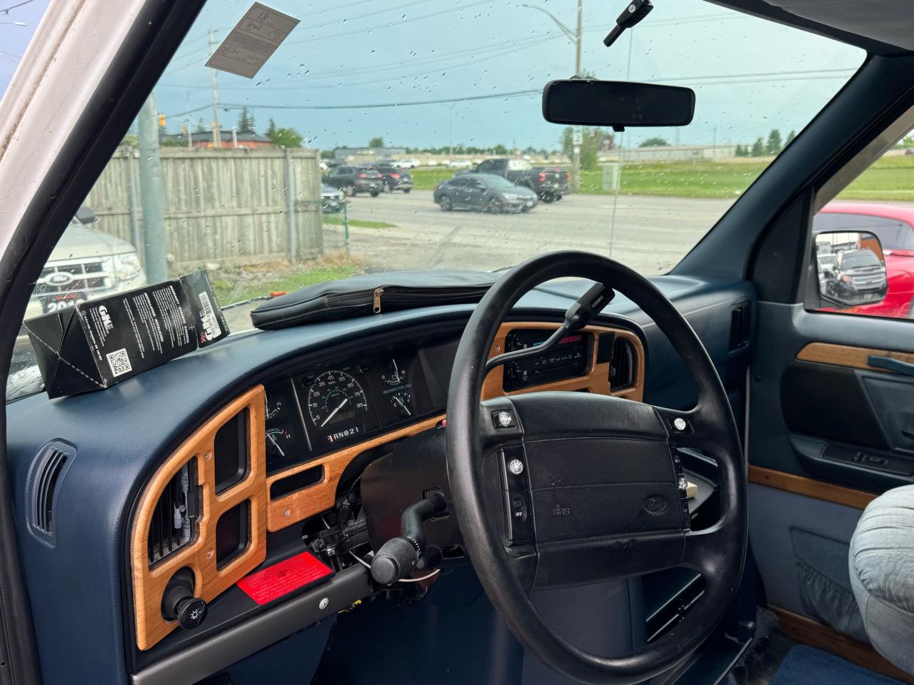 1995 Ford Econoline PATRIOT, WHEELCHAIR ACCESSIBLE, ONLY 89KMS, AS IS - Photo #10