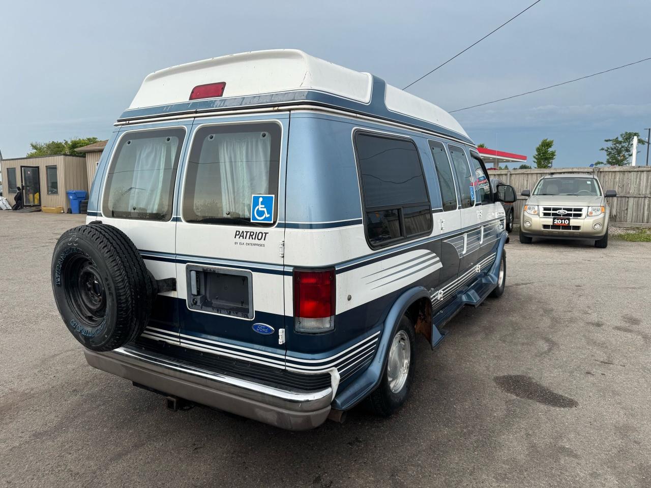 1995 Ford Econoline PATRIOT, WHEELCHAIR ACCESSIBLE, ONLY 89KMS, AS IS - Photo #5