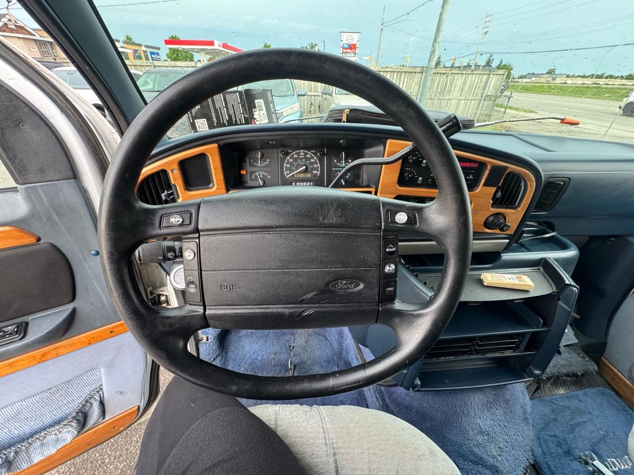 1995 Ford Econoline PATRIOT, WHEELCHAIR ACCESSIBLE, ONLY 89KMS, AS IS - Photo #13