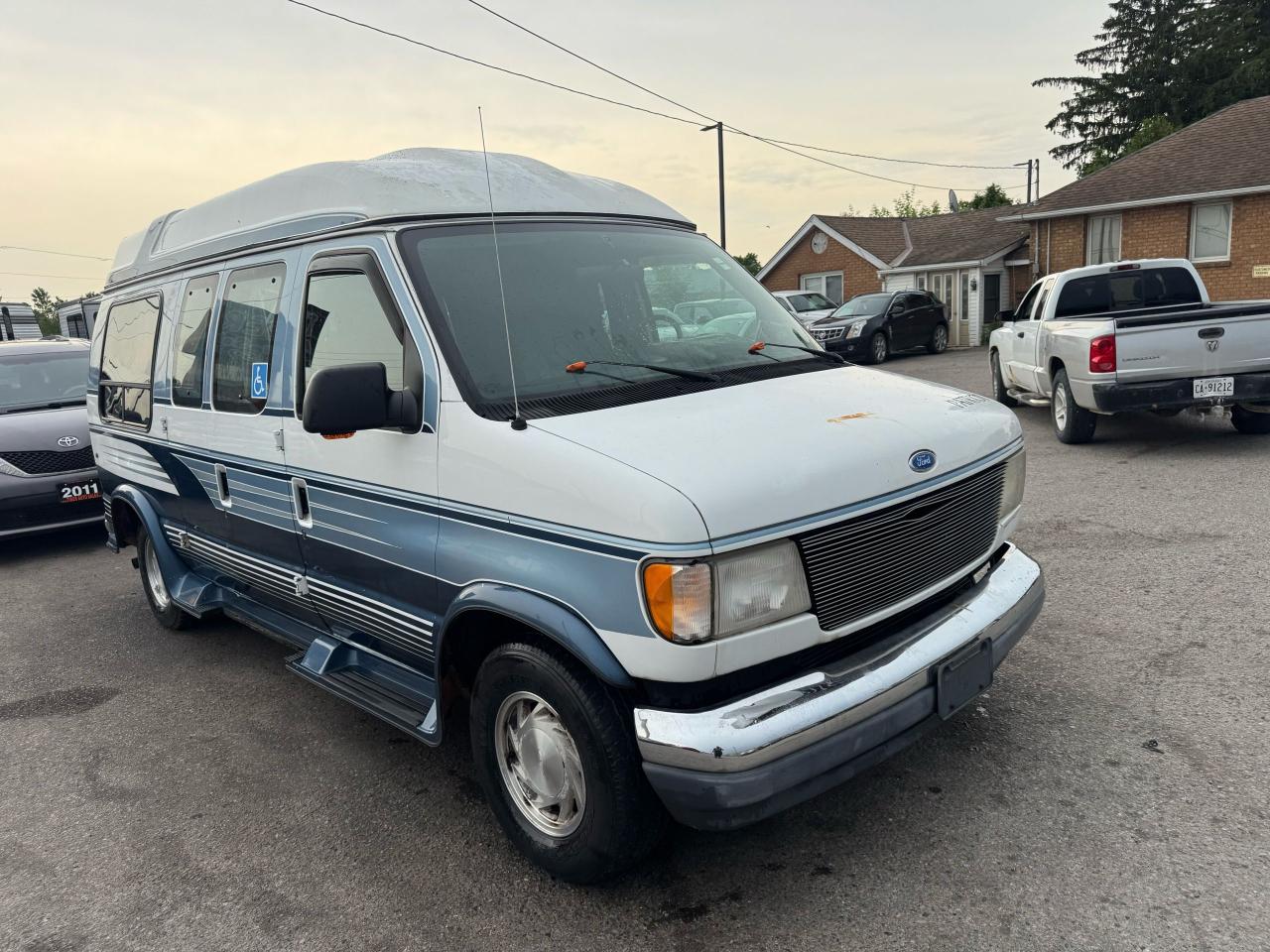 1995 Ford Econoline PATRIOT, WHEELCHAIR ACCESSIBLE, ONLY 89KMS, AS IS - Photo #7