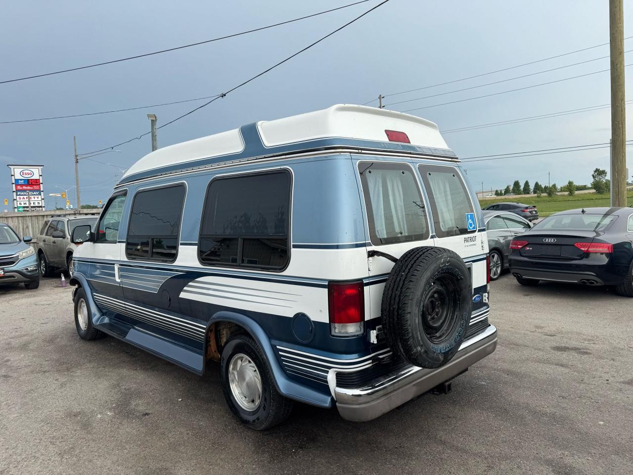 1995 Ford Econoline PATRIOT, WHEELCHAIR ACCESSIBLE, ONLY 89KMS, AS IS - Photo #3