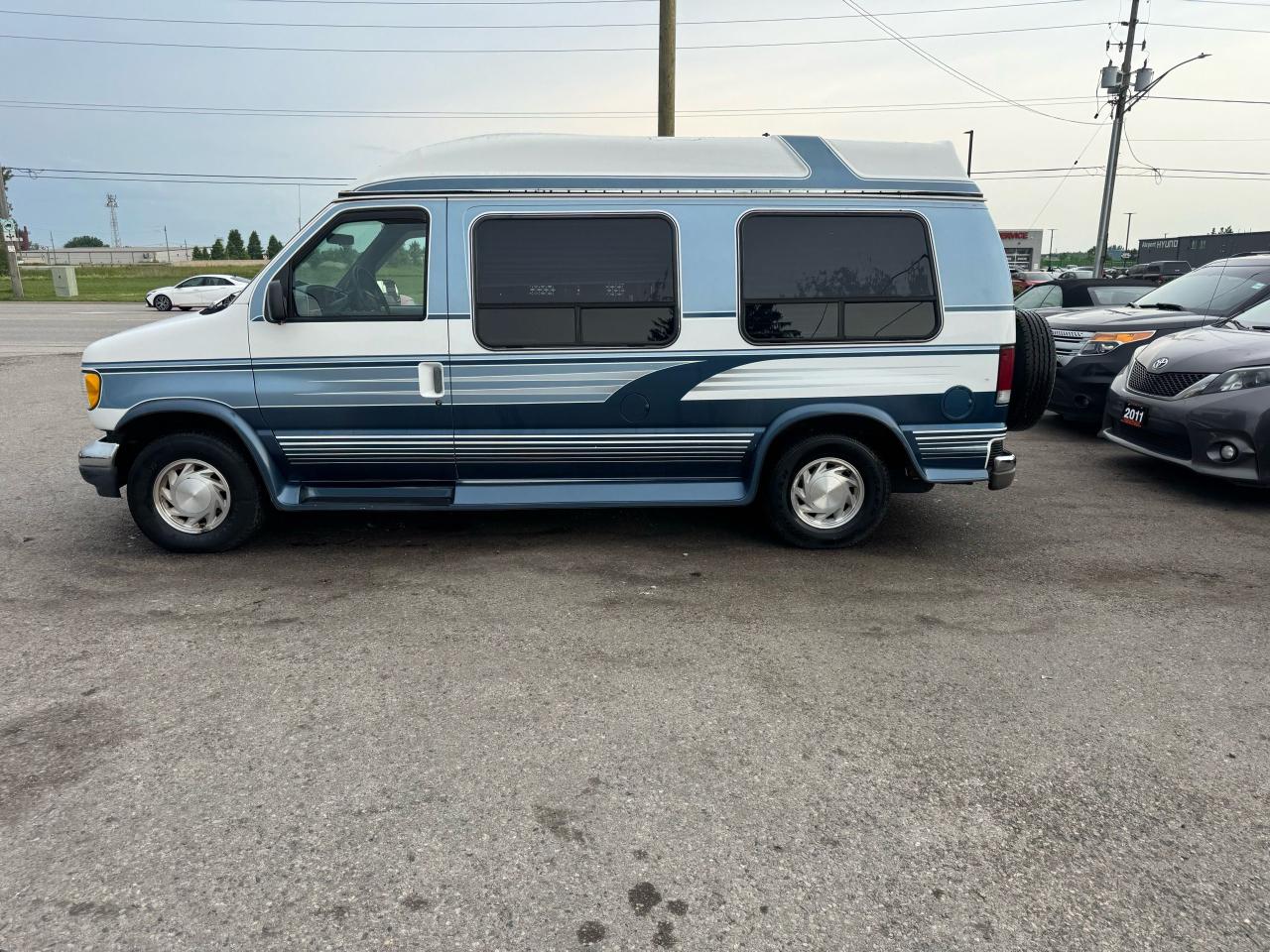 1995 Ford Econoline PATRIOT, WHEELCHAIR ACCESSIBLE, ONLY 89KMS, AS IS - Photo #2