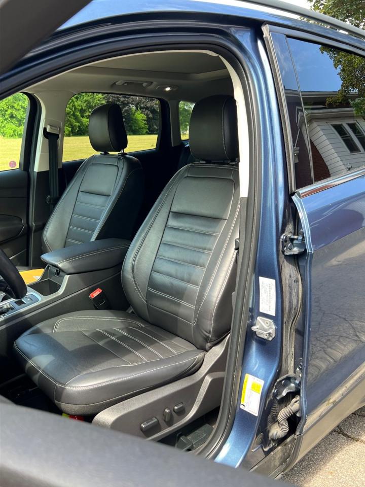 2018 Ford Escape SEL 4WD - Photo #9