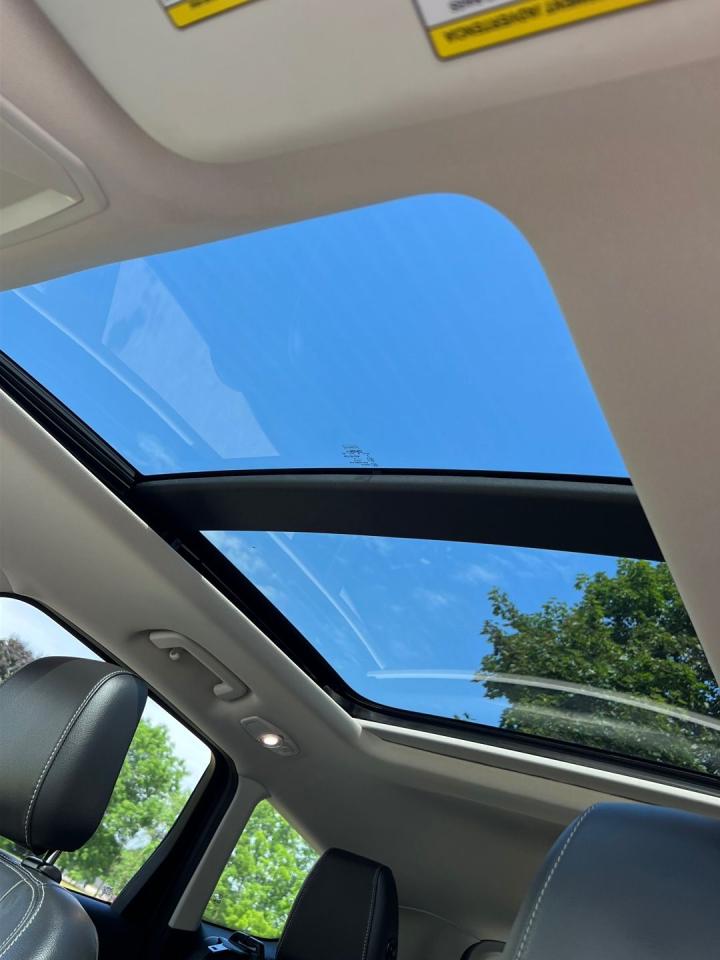 2018 Ford Escape SEL 4WD - Photo #12