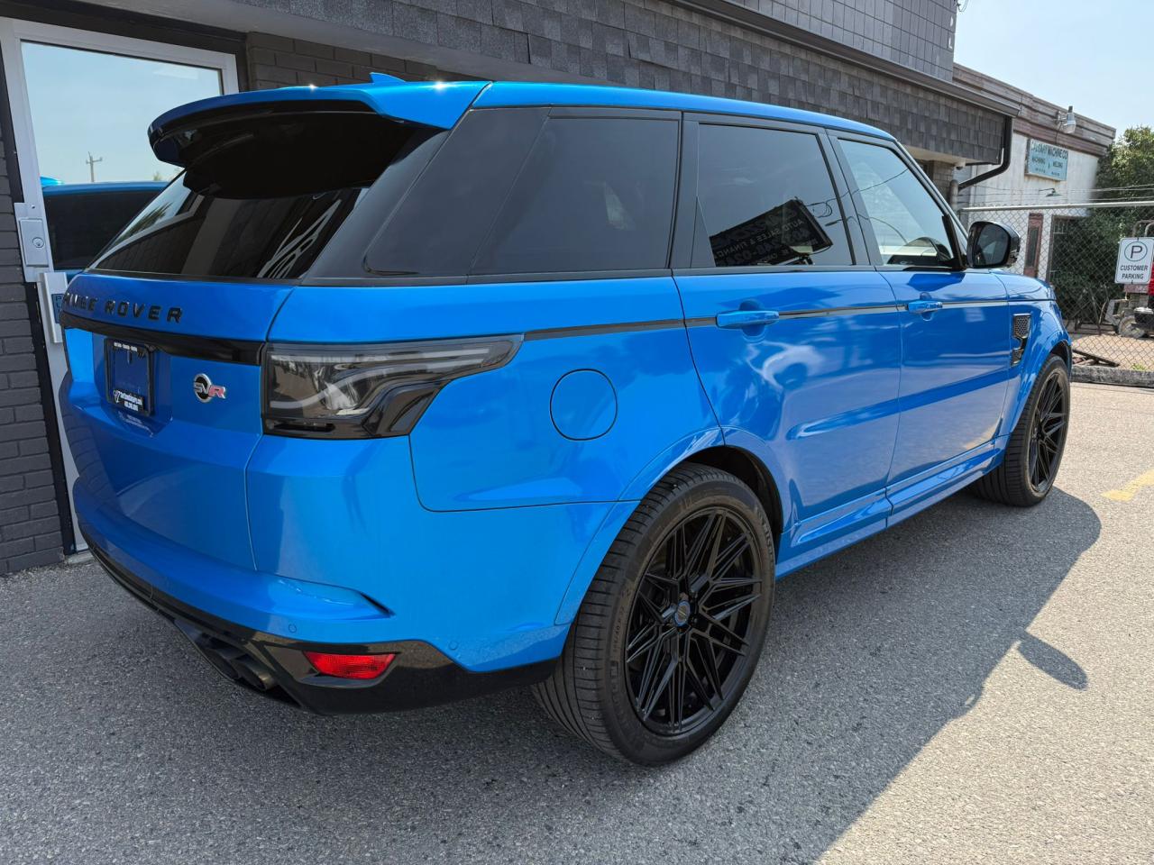 2017 Land Rover Range Rover Sport V8 Supercharged SVR - Photo #3