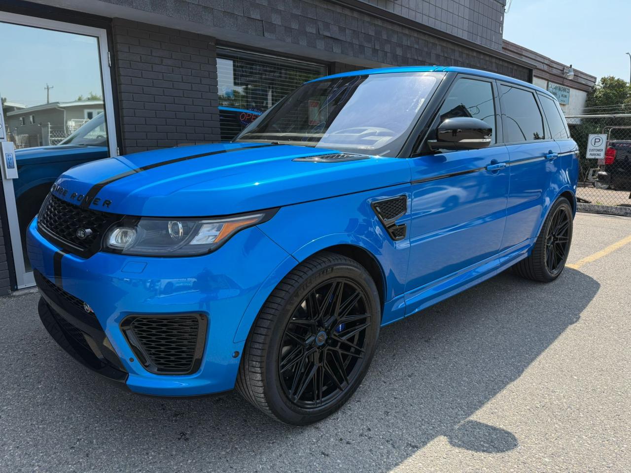 2017 Land Rover Range Rover Sport V8 Supercharged SVR - Photo #6
