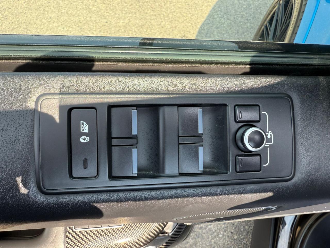 2017 Land Rover Range Rover Sport V8 Supercharged SVR - Photo #17