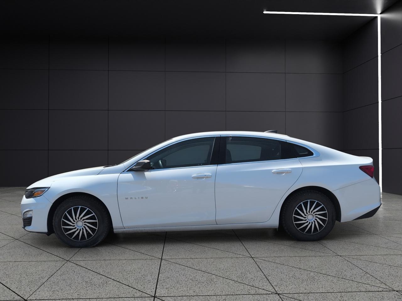 2019 Chevrolet Malibu LS - Photo #2