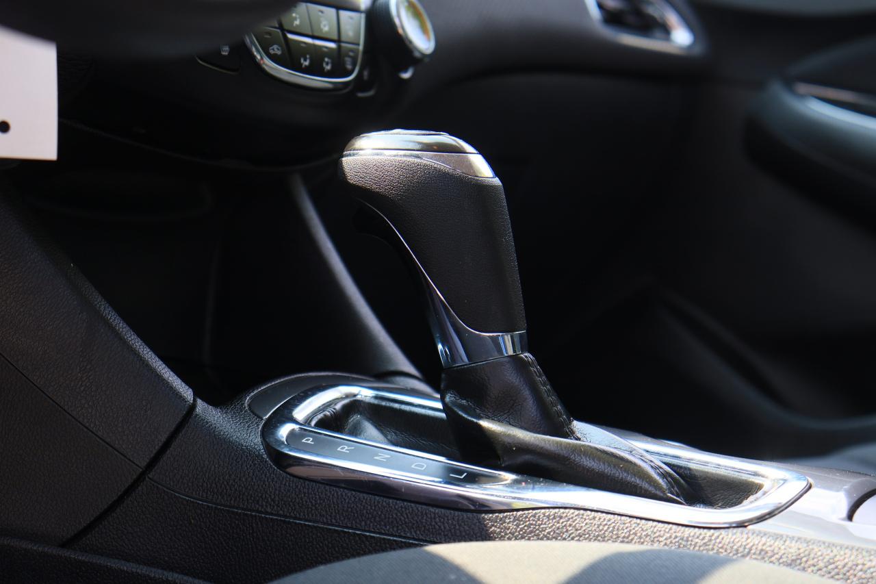 2017 Chevrolet Cruze LT | Auto | Cam | CarPlay | Alloys | Cold AC+More! Photo16