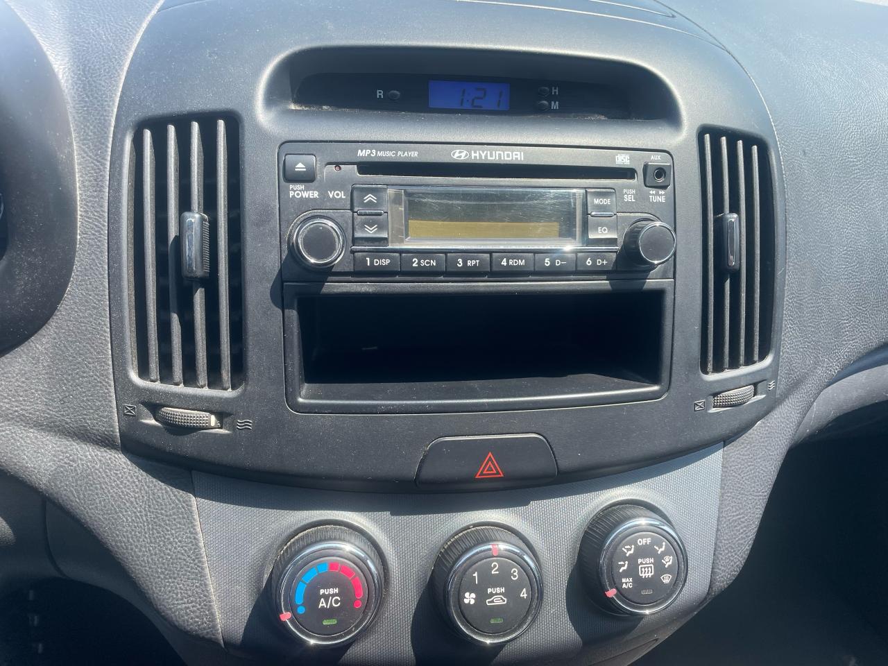 2008 Hyundai Elantra GL - Photo #12