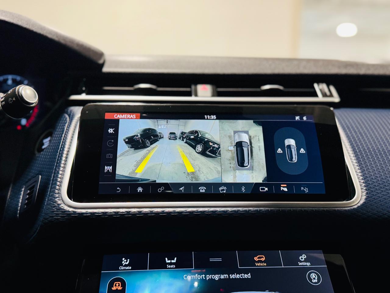 2019 Land Rover Range Rover Velar P340 R-Dynamic SE - Photo #16