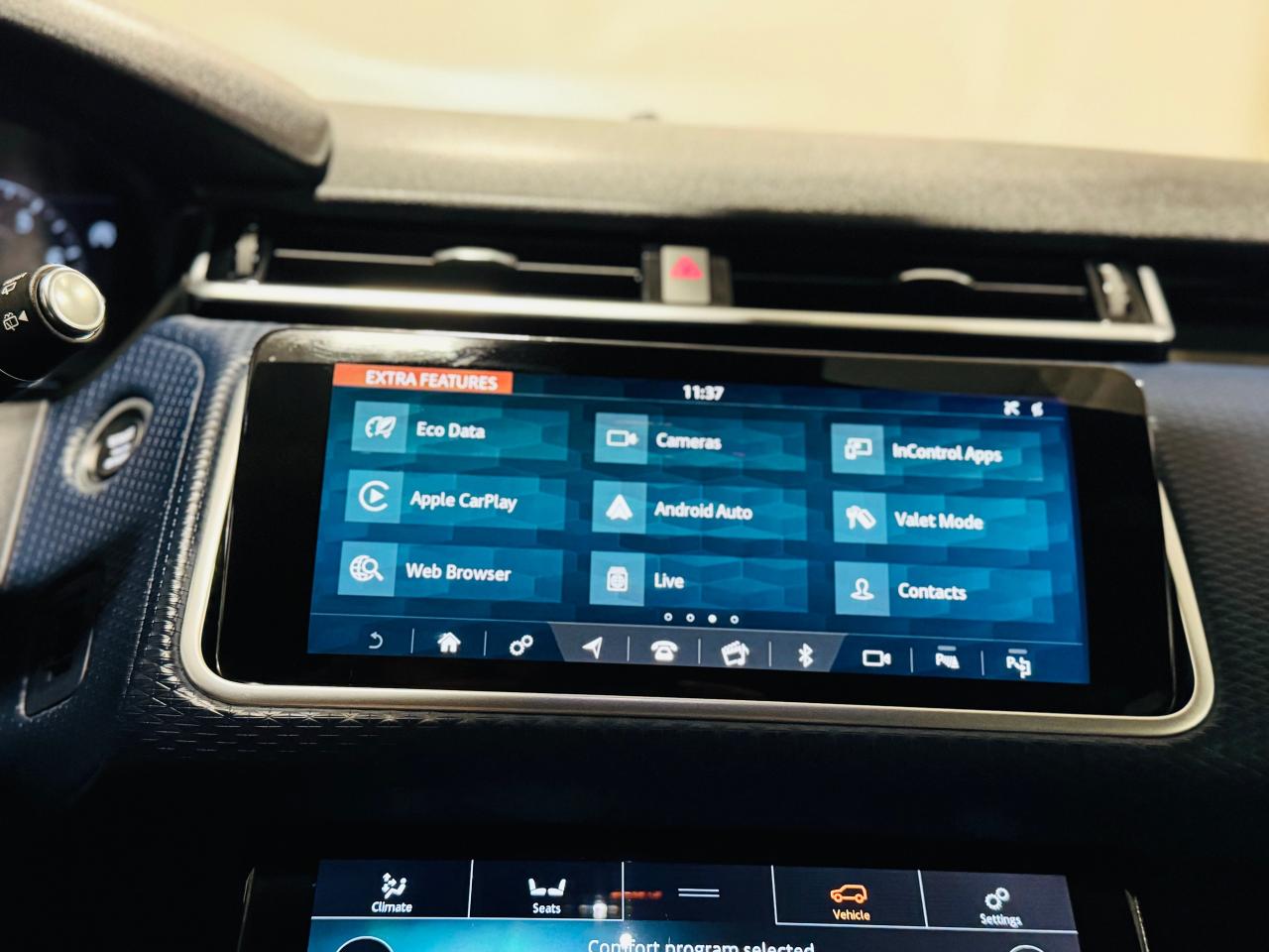 2019 Land Rover Range Rover Velar P340 R-Dynamic SE - Photo #19