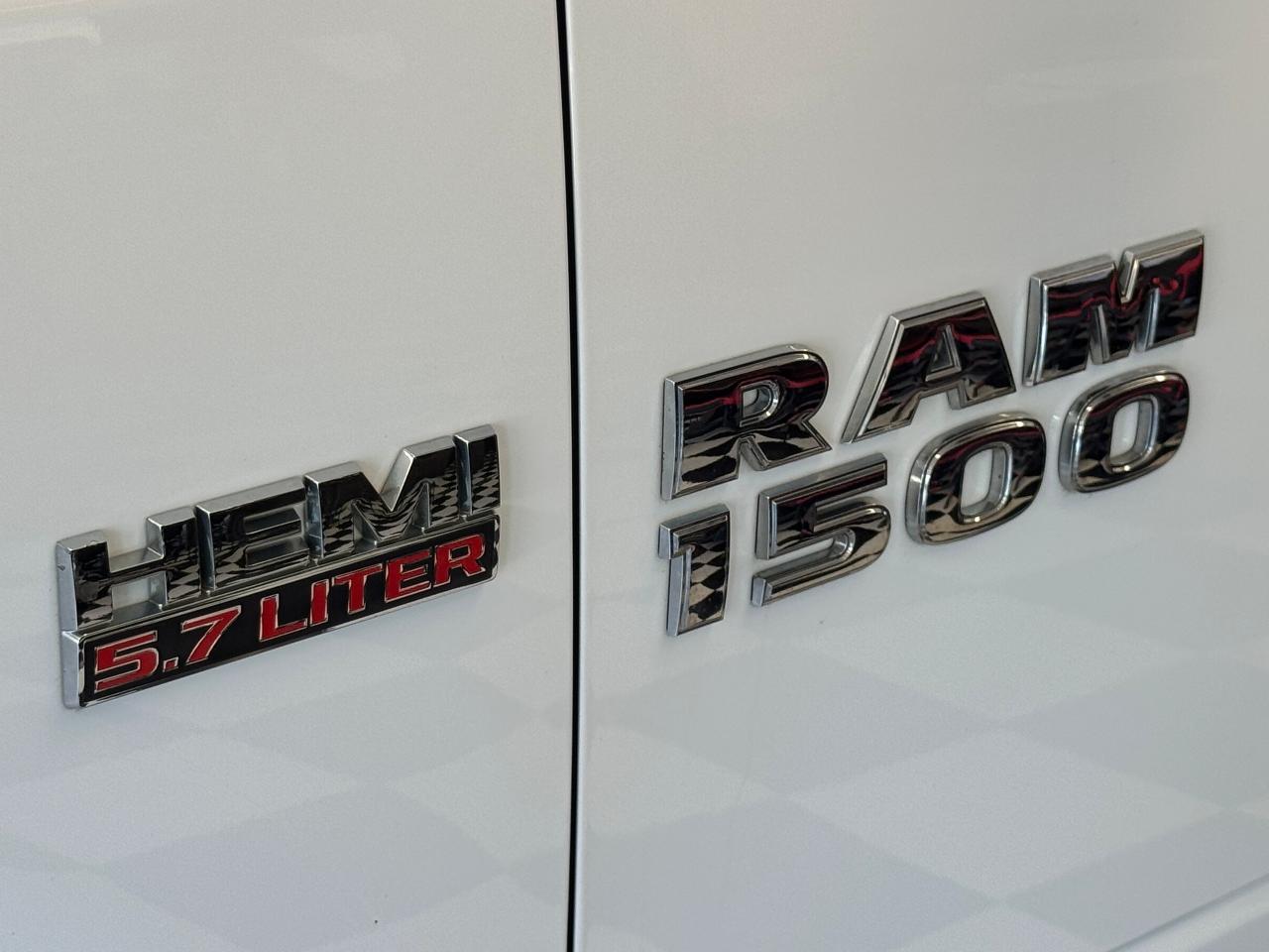 2016 RAM 1500 SXT 5.7L V8 HEMI 4x4 Quad+New Brakes+CLEAN CARFAX - Photo #45