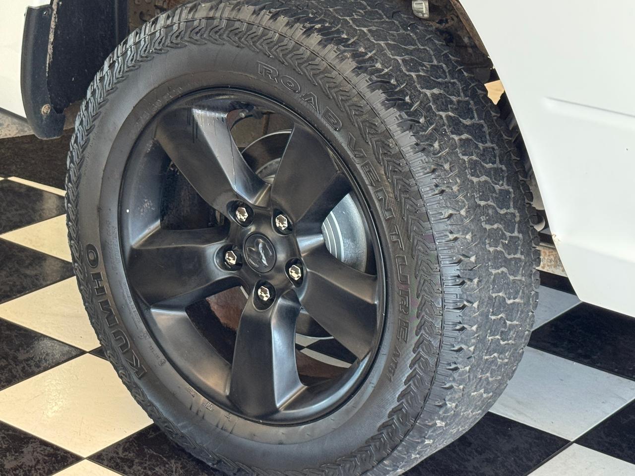2016 RAM 1500 SXT 5.7L V8 HEMI 4x4 Quad+New Brakes+CLEAN CARFAX - Photo #43
