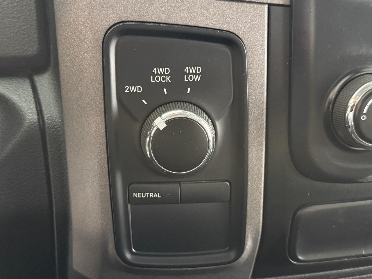 2016 RAM 1500 SXT 5.7L V8 HEMI 4x4 Quad+New Brakes+CLEAN CARFAX - Photo #34