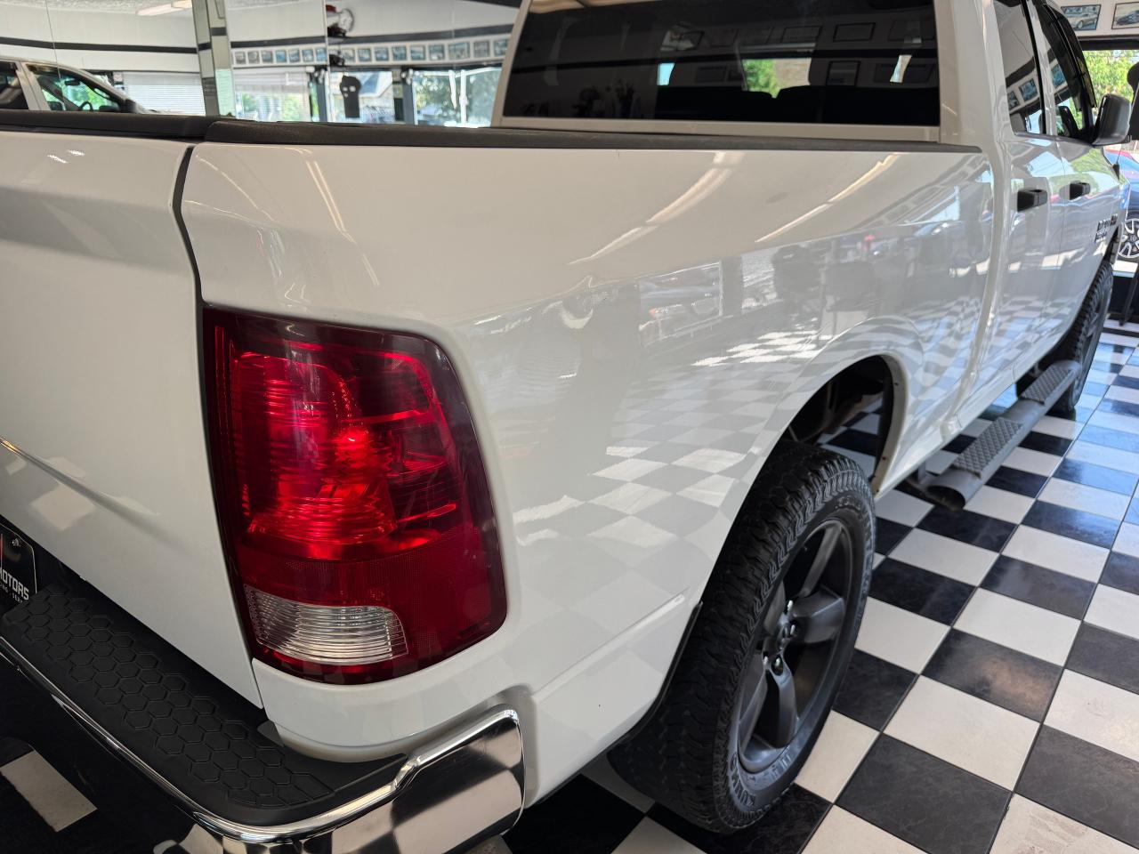 2016 RAM 1500 SXT 5.7L V8 HEMI 4x4 Quad+New Brakes+CLEAN CARFAX - Photo #38