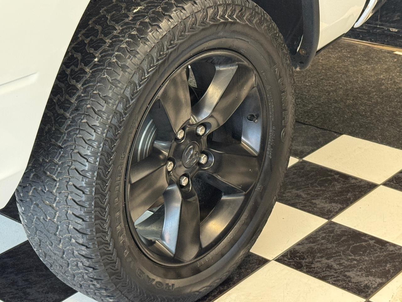 2016 RAM 1500 SXT 5.7L V8 HEMI 4x4 Quad+New Brakes+CLEAN CARFAX - Photo #42