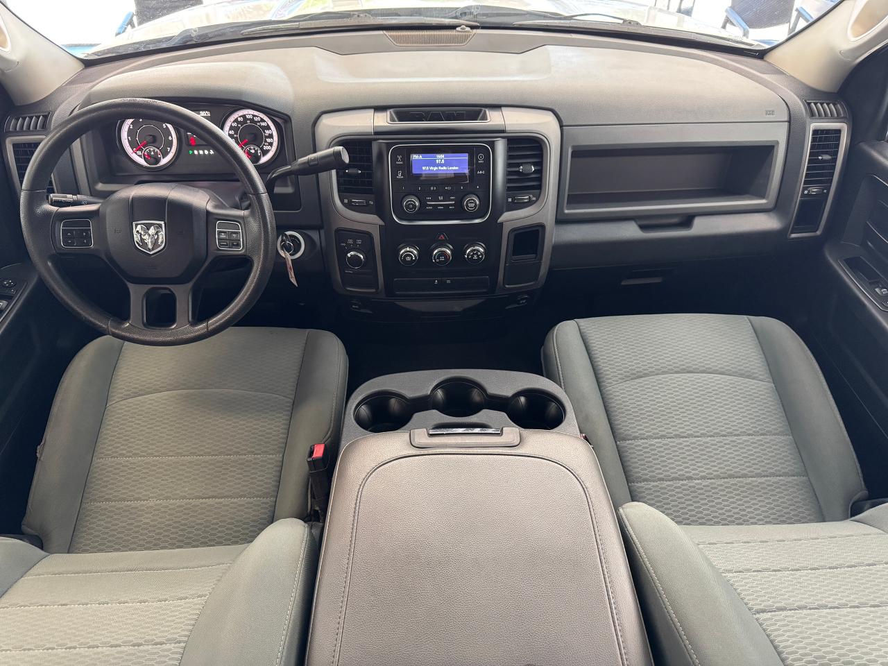 2016 RAM 1500 SXT 5.7L V8 HEMI 4x4 Quad+New Brakes+CLEAN CARFAX - Photo #2