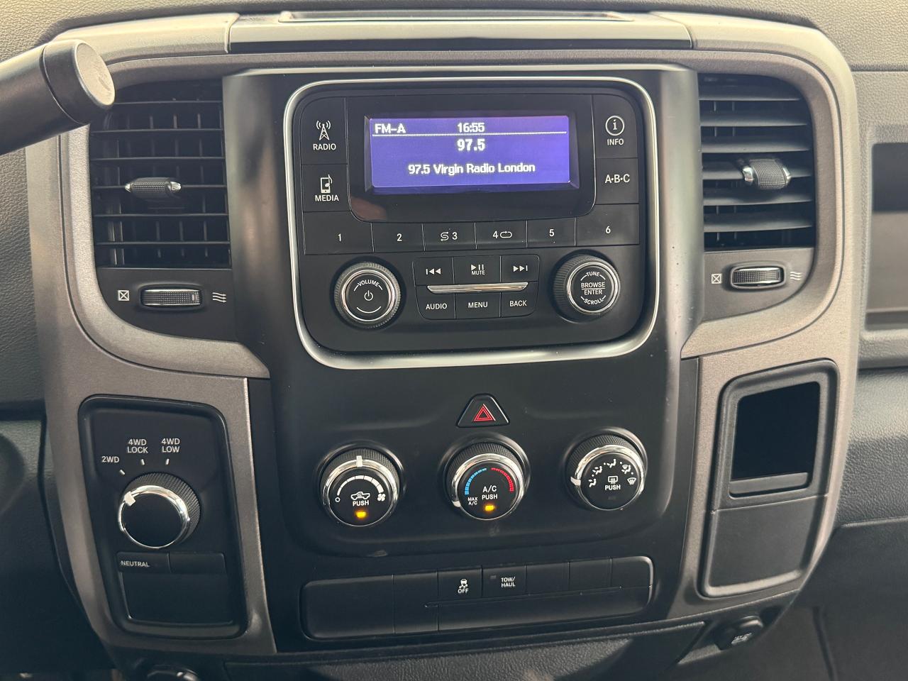 2016 RAM 1500 SXT 5.7L V8 HEMI 4x4 Quad+New Brakes+CLEAN CARFAX - Photo #13