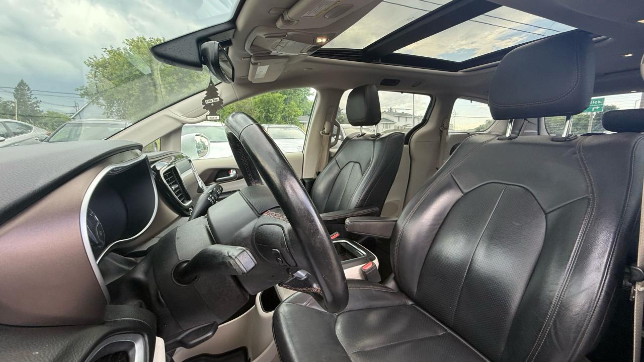 2018 Chrysler Pacifica Touring-L Plus - Photo #9