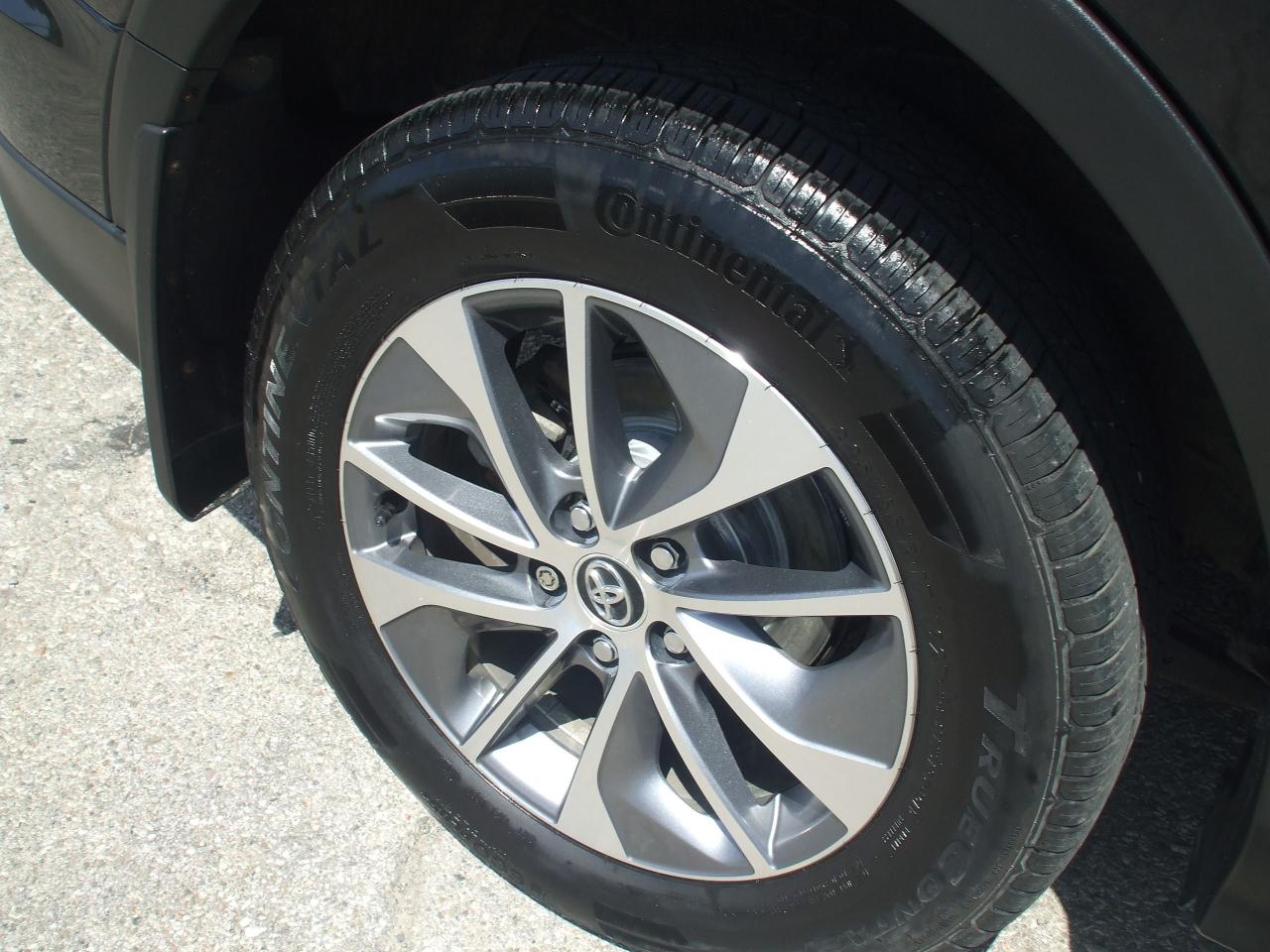 2018 Toyota RAV4 AWD Hybrid LE+,OneOwner,Certified,Backup Cam,Fogs - Photo #24
