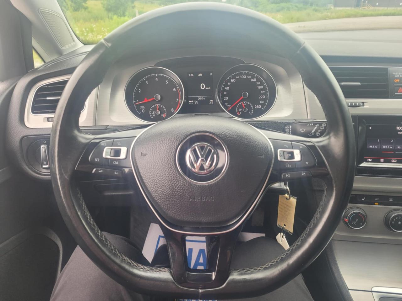 2015 Volkswagen Golf TRENDLINE Photo34