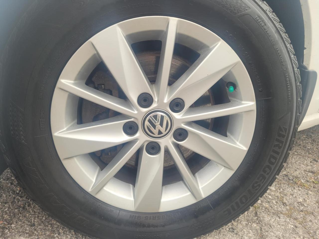 2015 Volkswagen Golf TRENDLINE Photo5