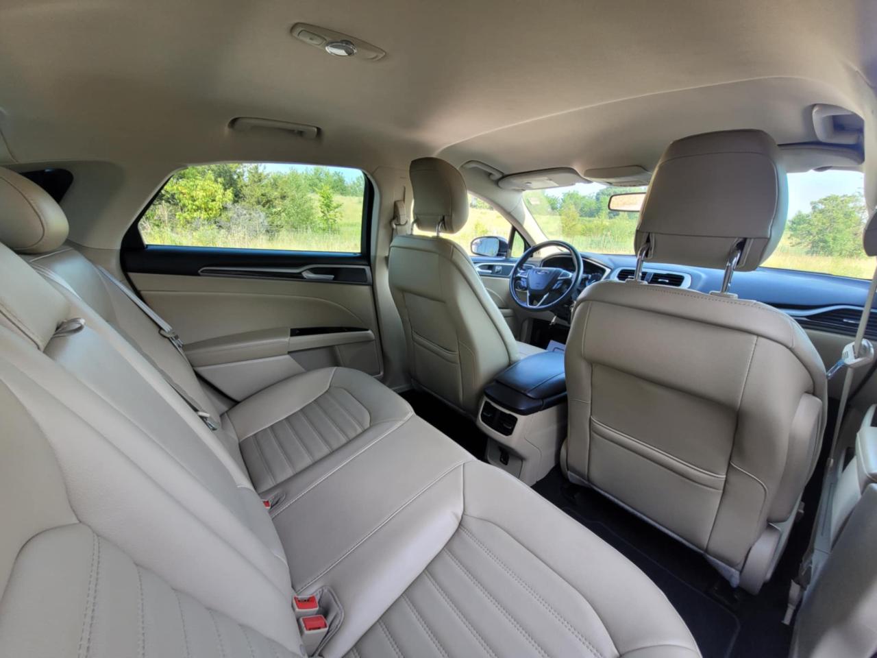 2013 Ford Fusion SE Photo11