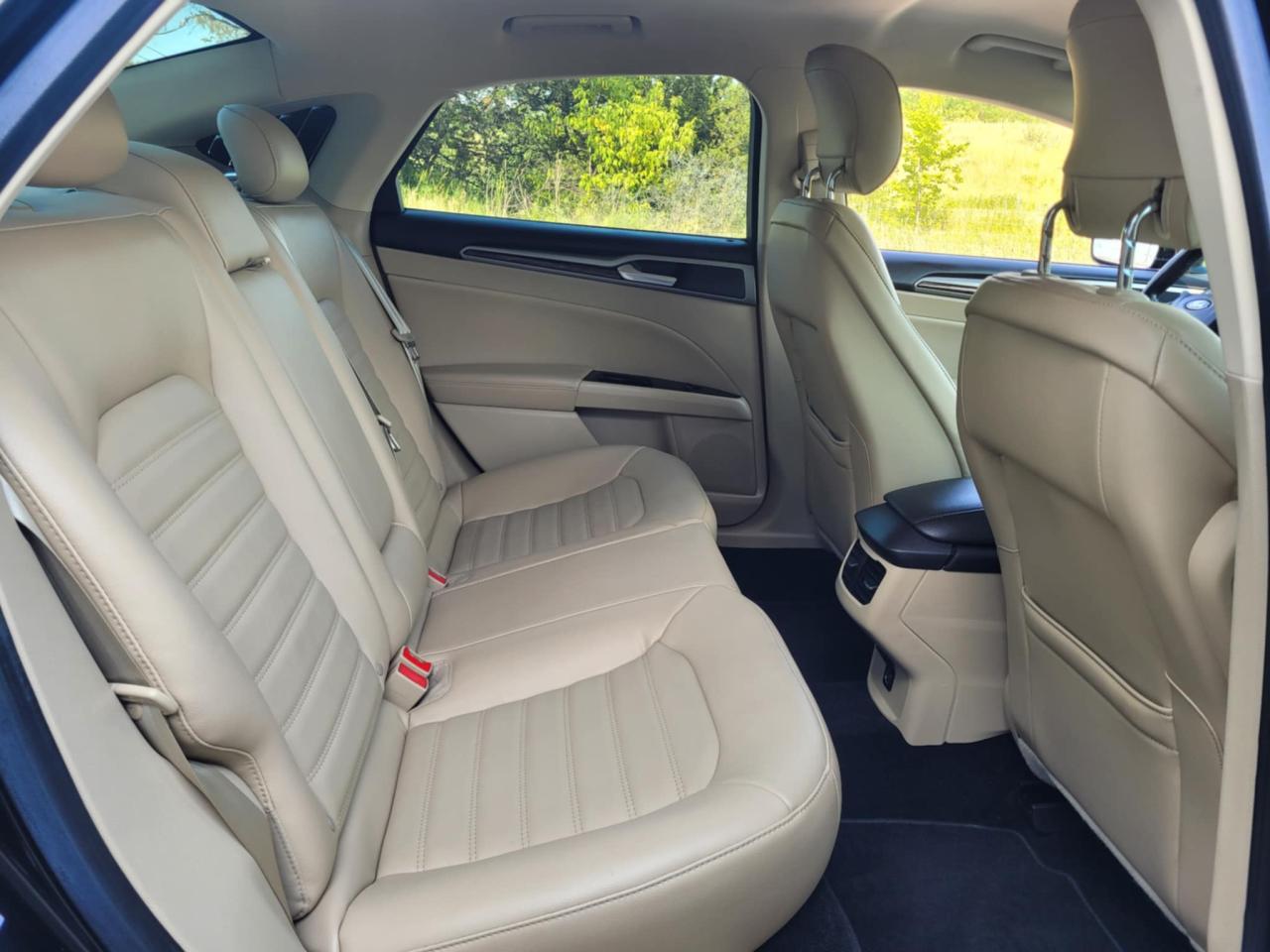 2013 Ford Fusion SE Photo10
