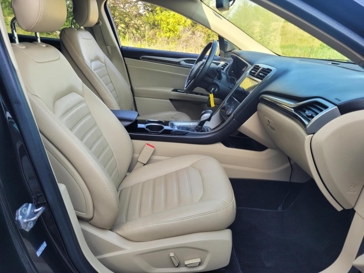 2013 Ford Fusion SE Photo8
