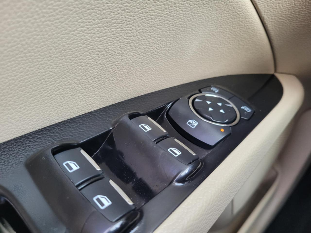 2013 Ford Fusion SE Photo14