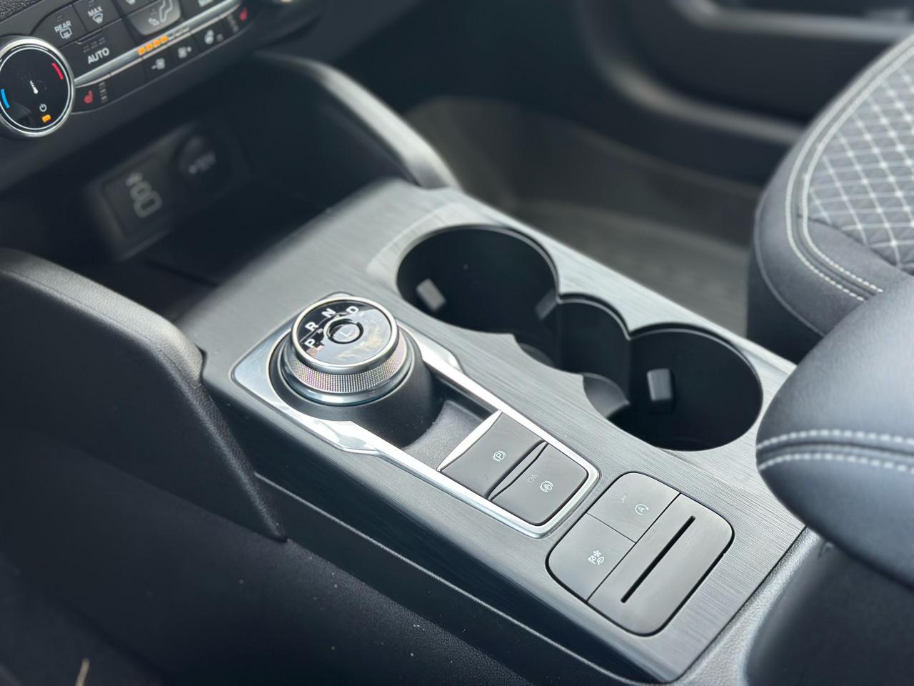 2025 Ford Escape Active AWD Photo5