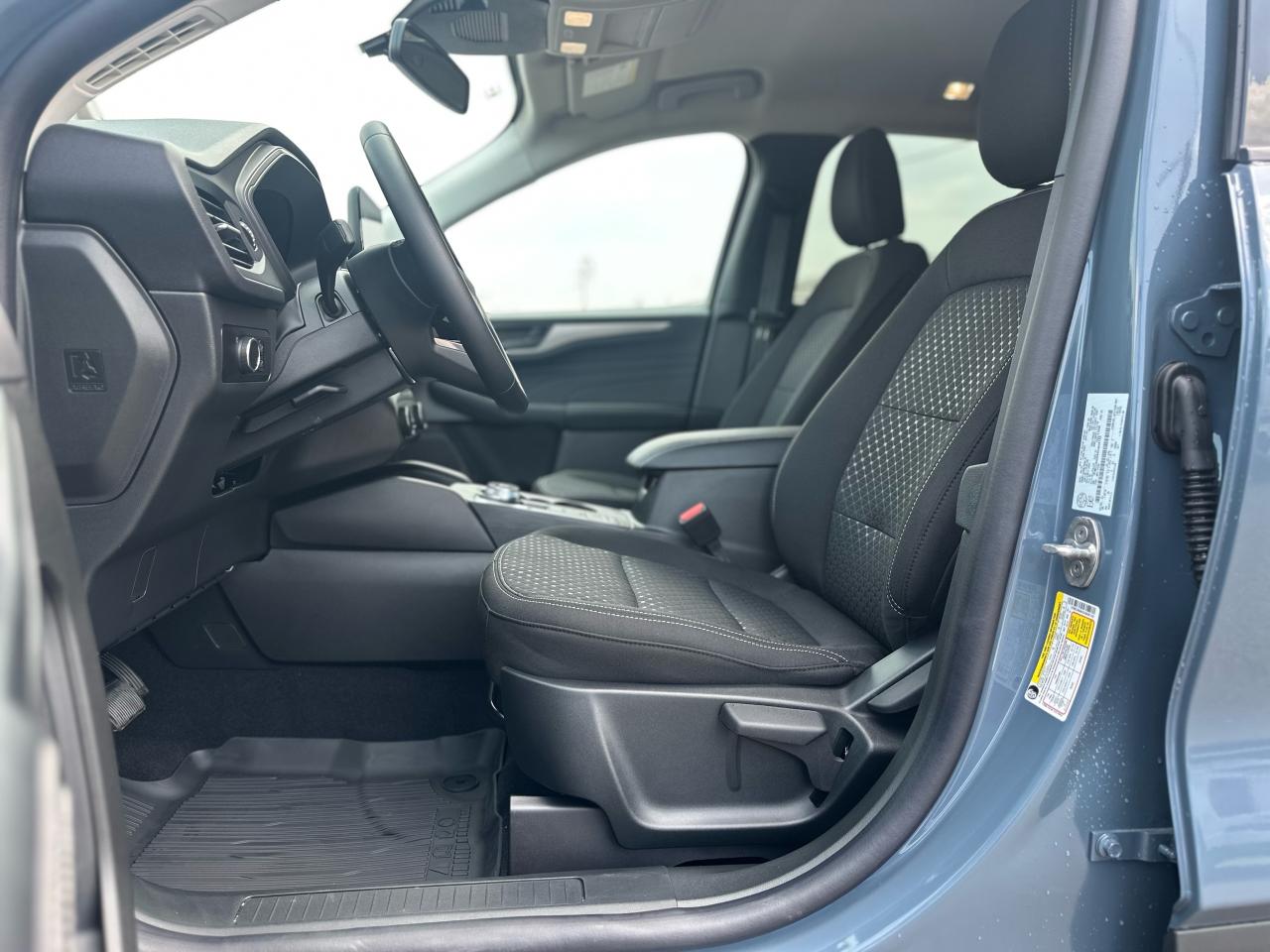 2025 Ford Escape Active AWD Photo5