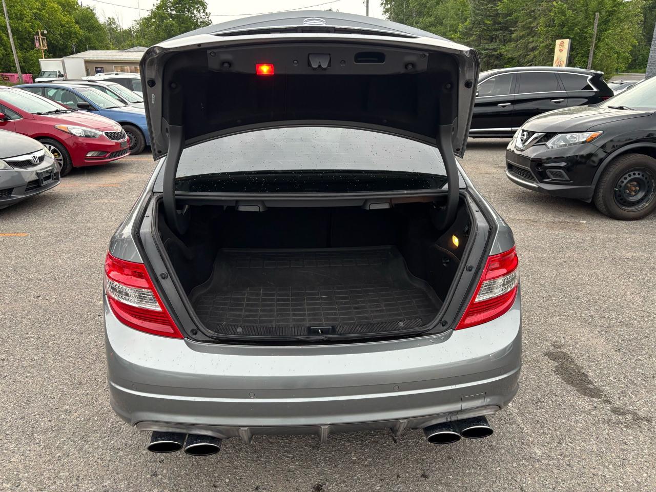 2009 Mercedes-Benz C-Class 6.3L AMG - Photo #6