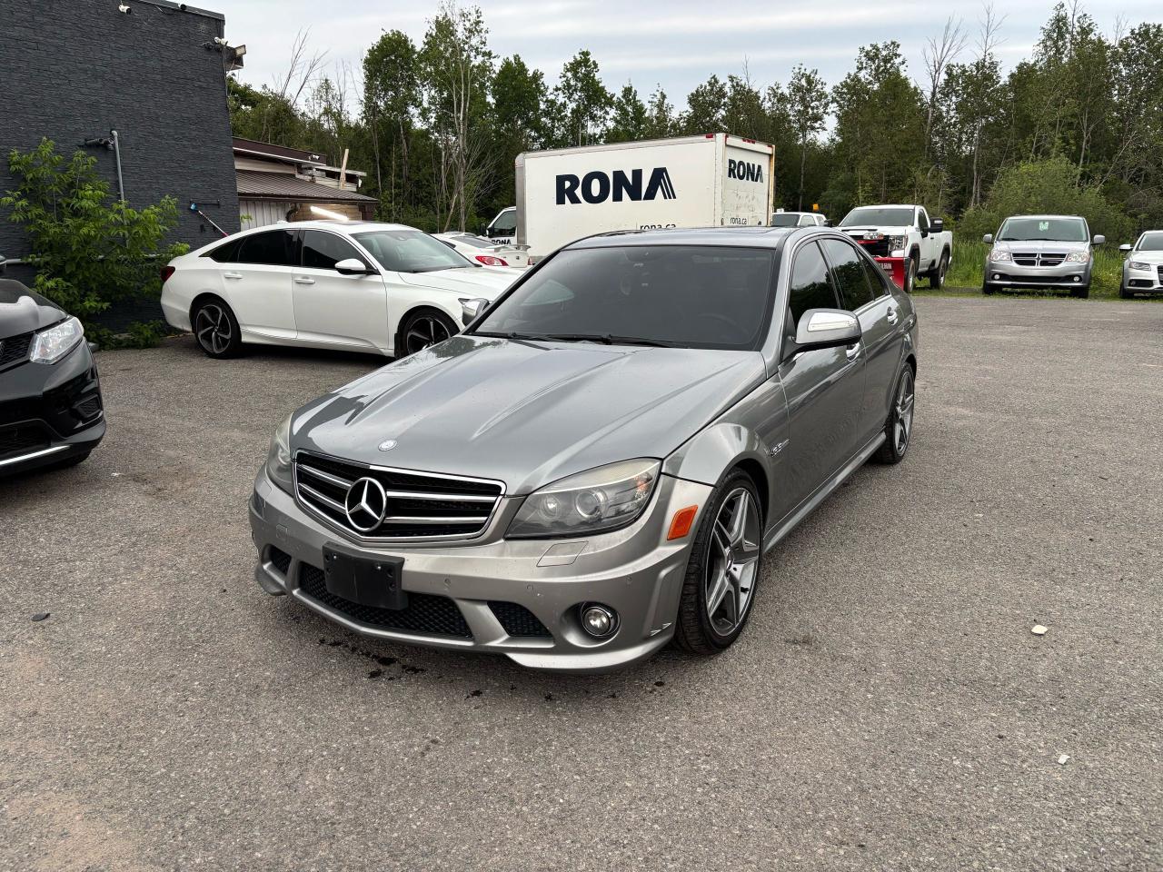 2009 Mercedes-Benz C-Class 6.3L AMG Photo2