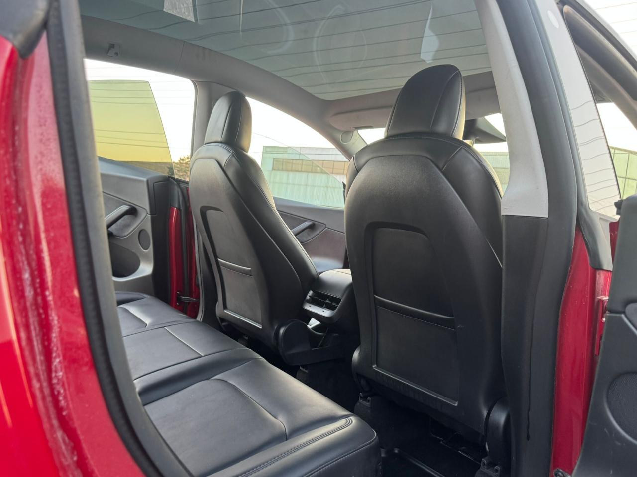 2022 Tesla Model Y LONG RANGE - Photo #16