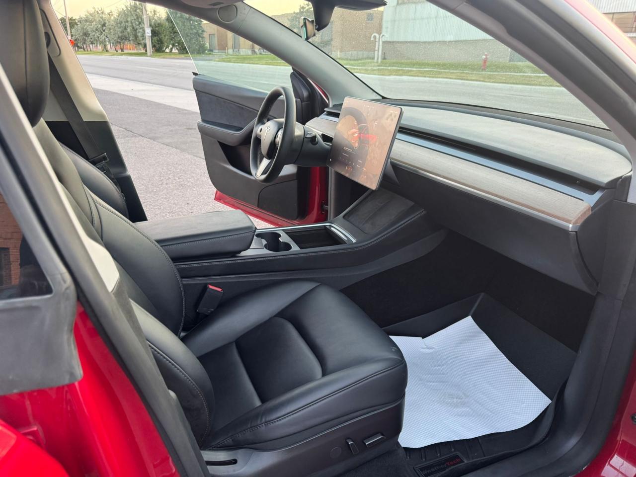 2022 Tesla Model Y LONG RANGE - Photo #9