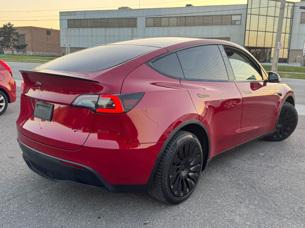 2022 Tesla Model Y LONG RANGE - Photo #5