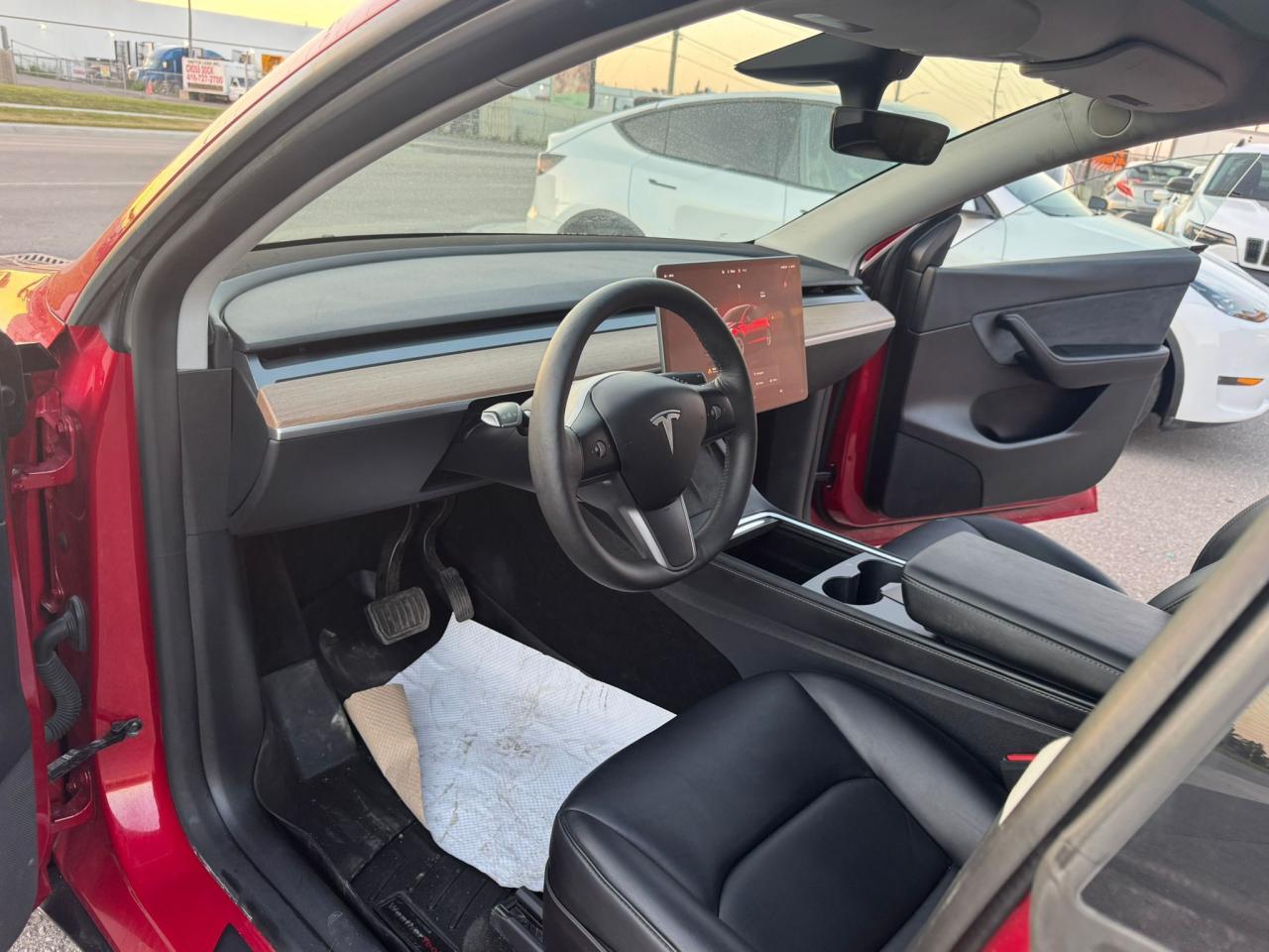 2022 Tesla Model Y LONG RANGE - Photo #8