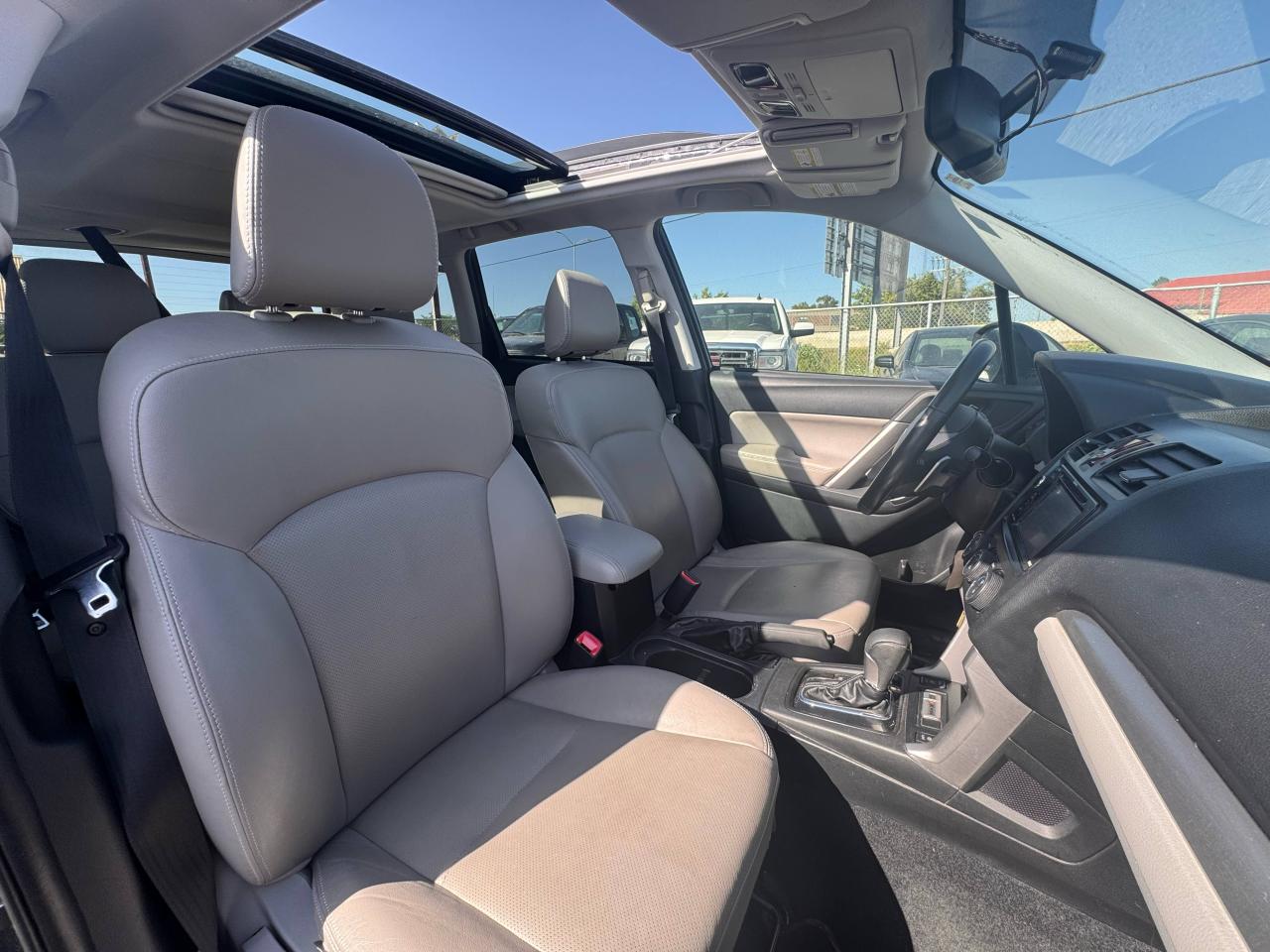2015 Subaru Forester 2.5i Limited - Photo #8