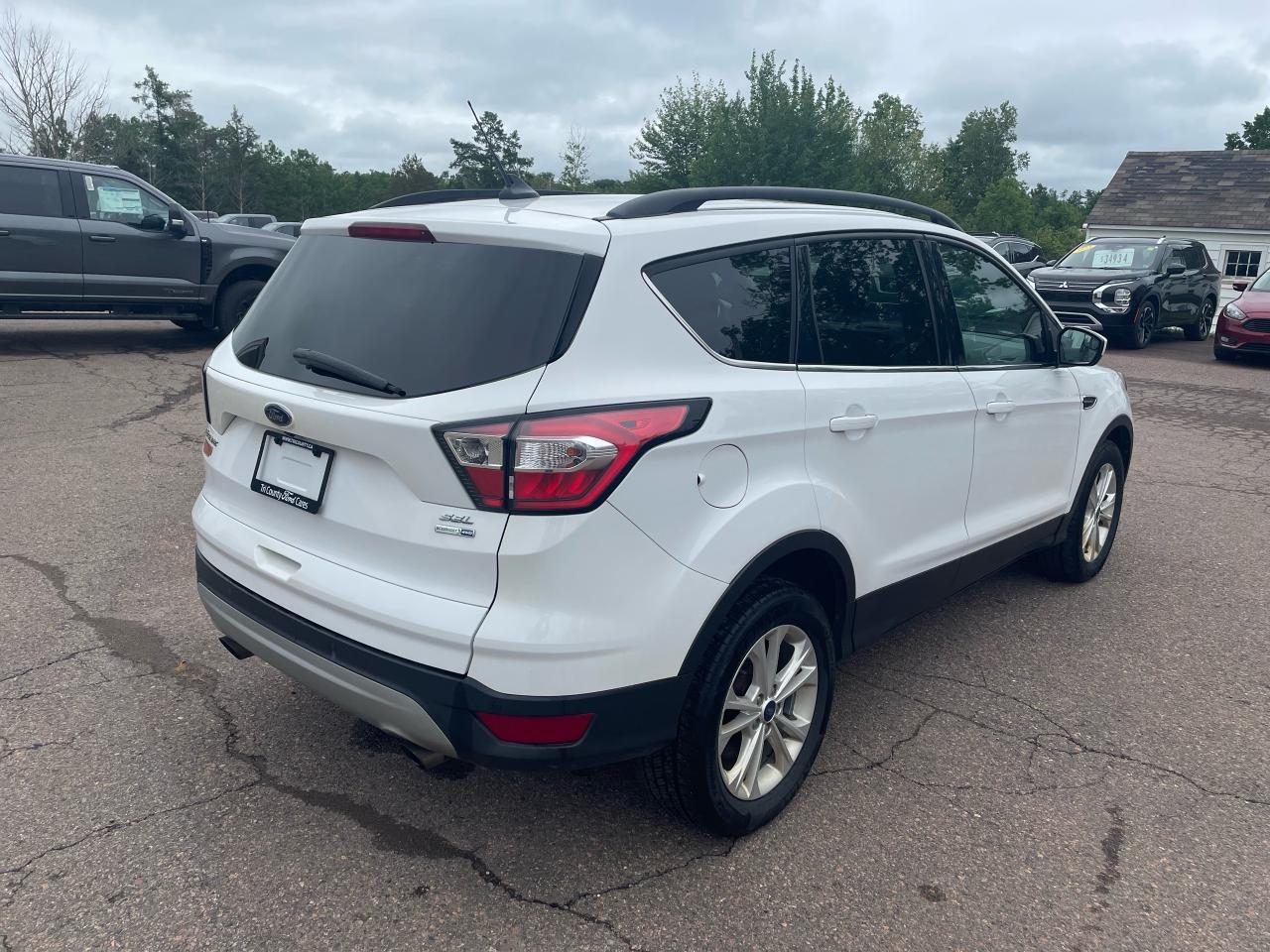 2018 Ford Escape SEL Photo5