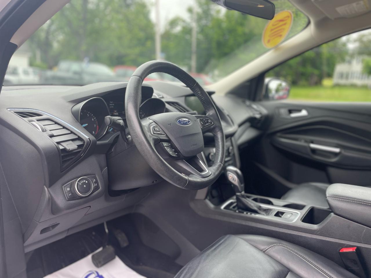 2018 Ford Escape SEL Photo5