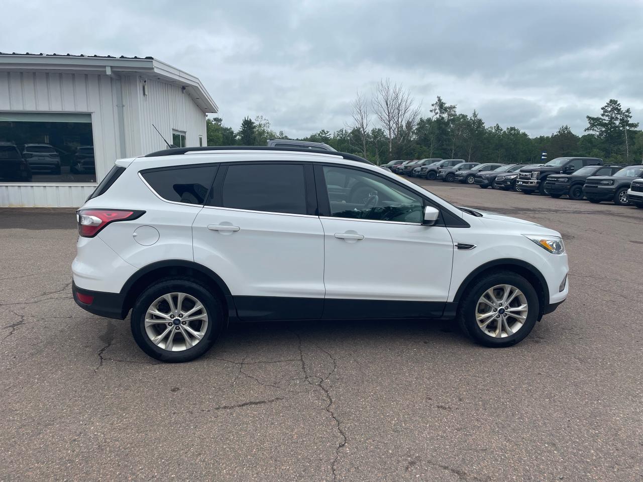 2018 Ford Escape SEL Photo5