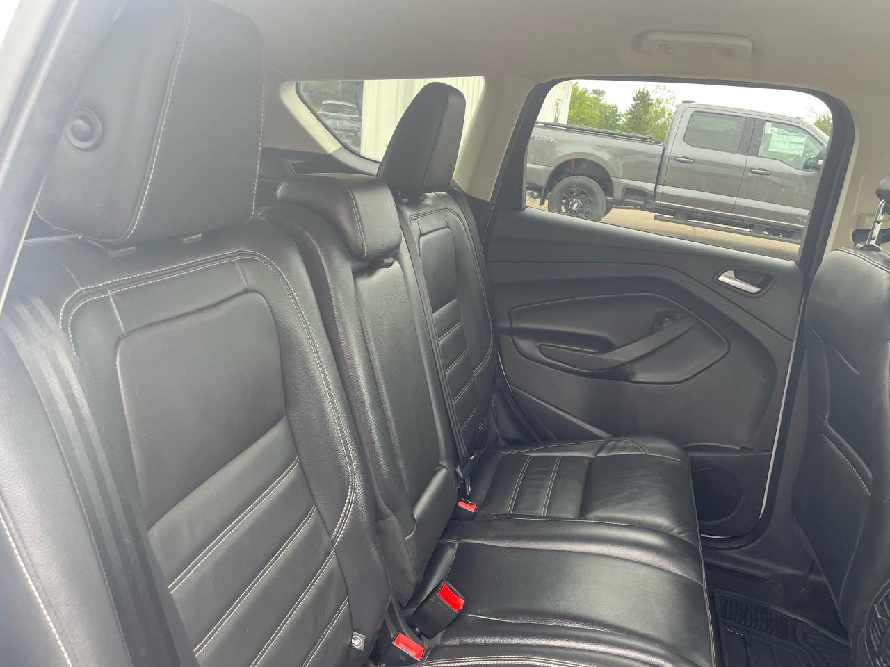 2018 Ford Escape SEL Photo5