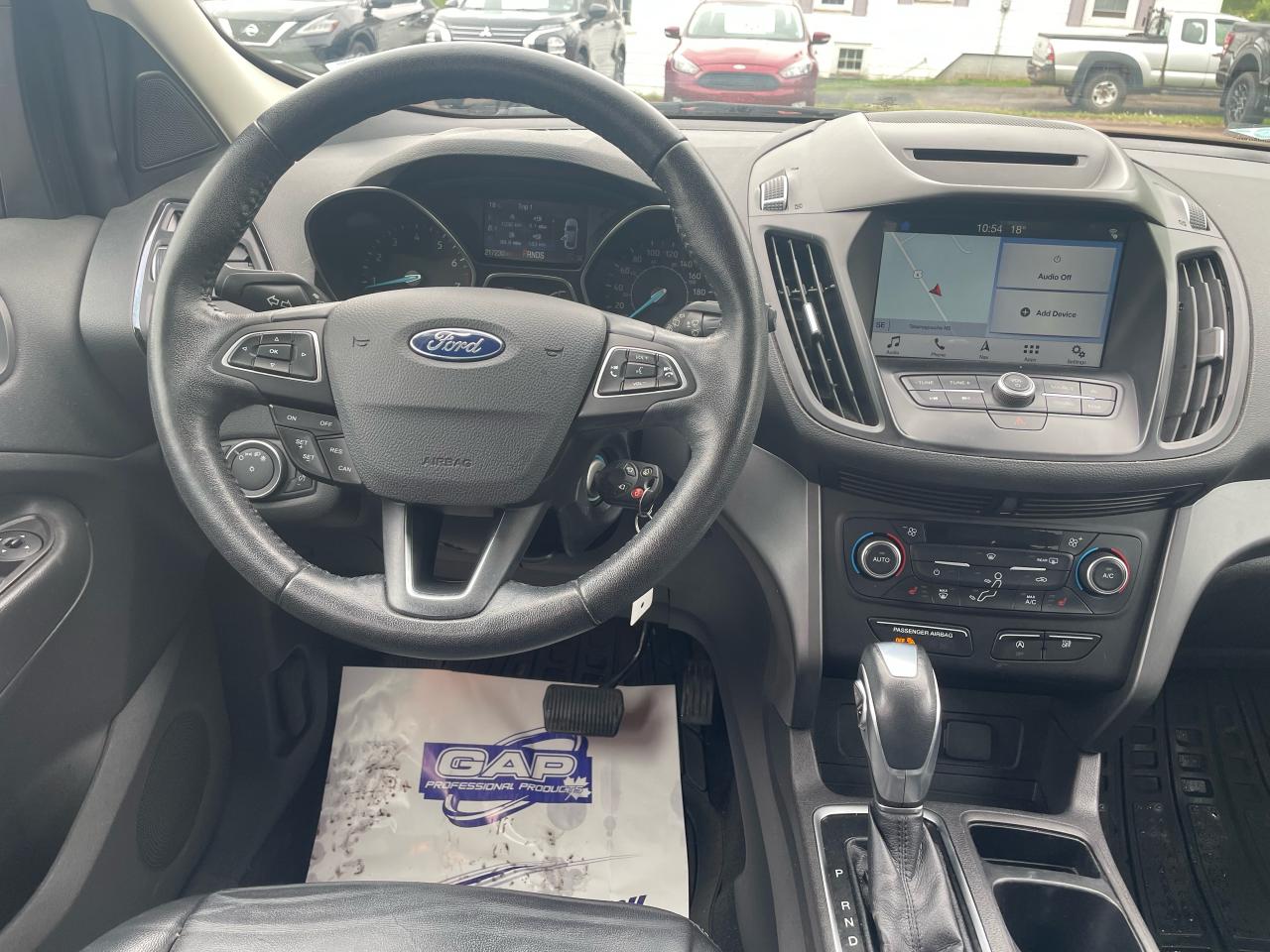 2018 Ford Escape SEL Photo5