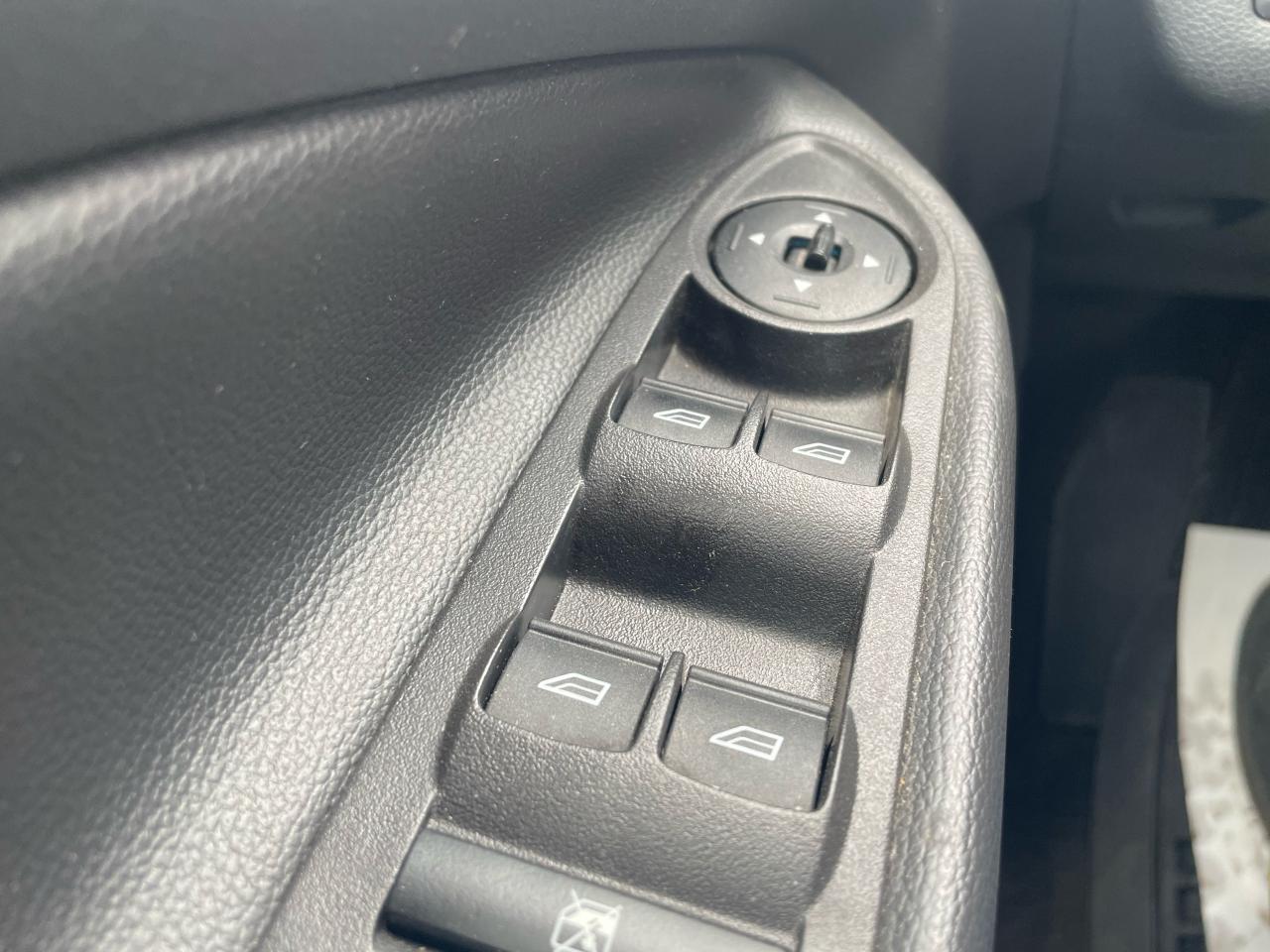 2018 Ford Escape SEL Photo5