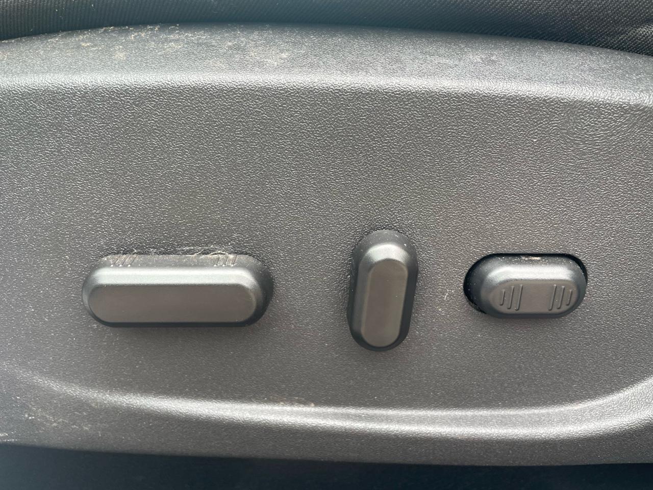 2018 Ford Escape SEL Photo5
